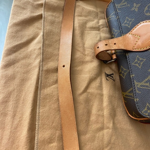 🔥🔥Authentic LV Monogram Cartouchiere GM🔥 - Picture 7 of 16